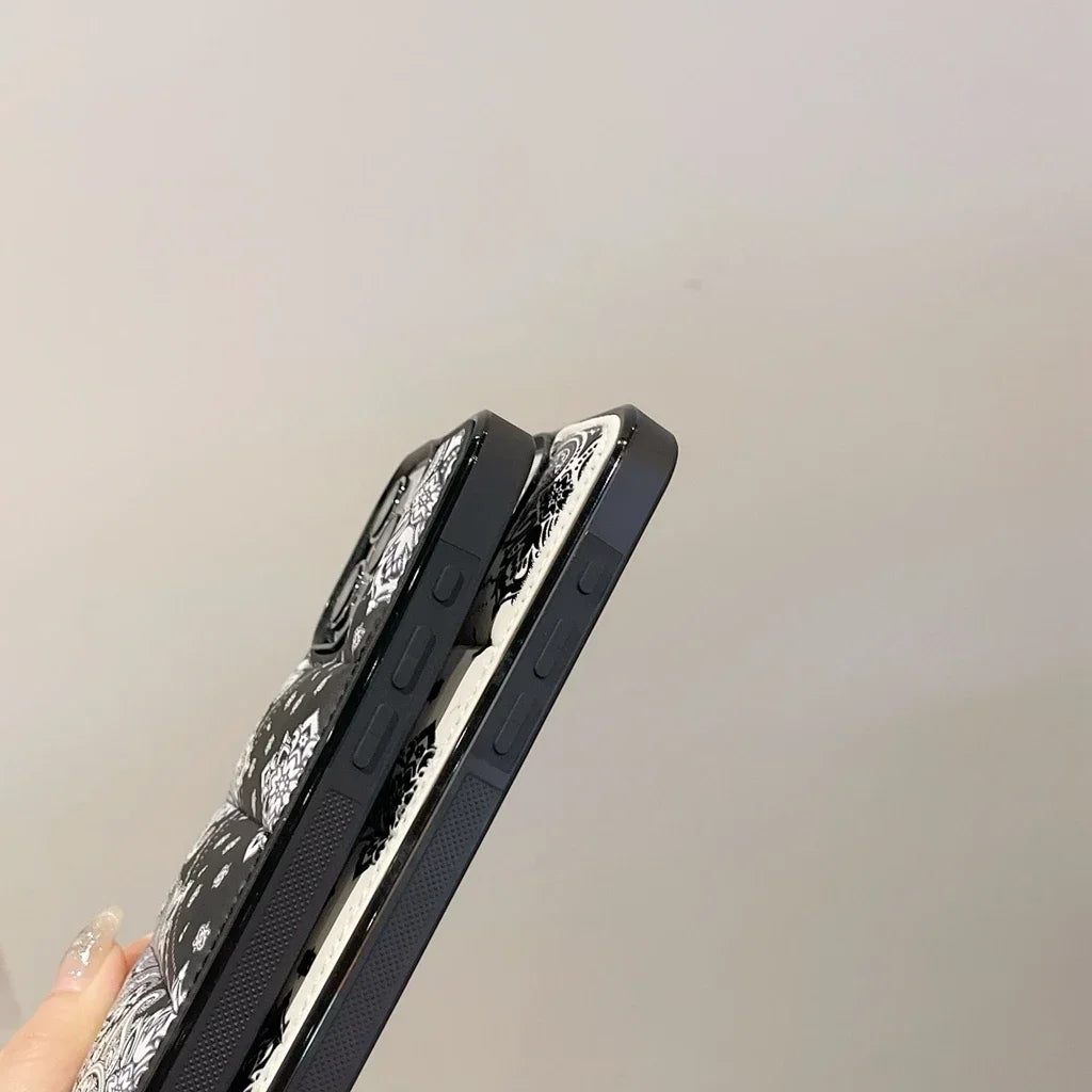 Retro Half Edge Paisley Pattern The Puffer Phone Case