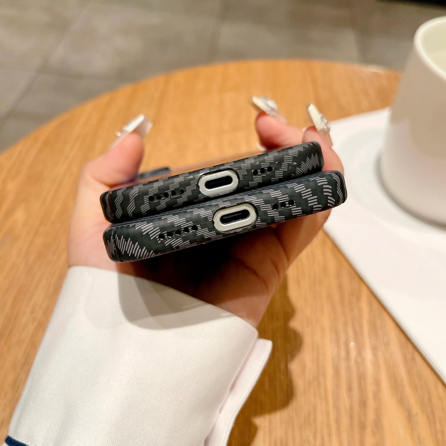 Luxury Carbon Fiber Kevlar Pattern For Magsafe Magnetic Phone Case