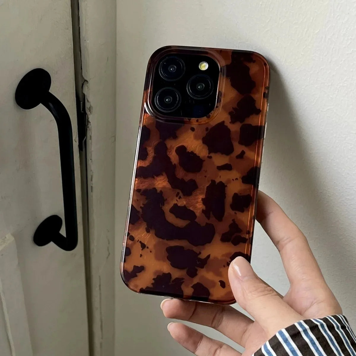 Retro Amber Texture Laser Phone Case Stylish Leopard Print Soft Cover