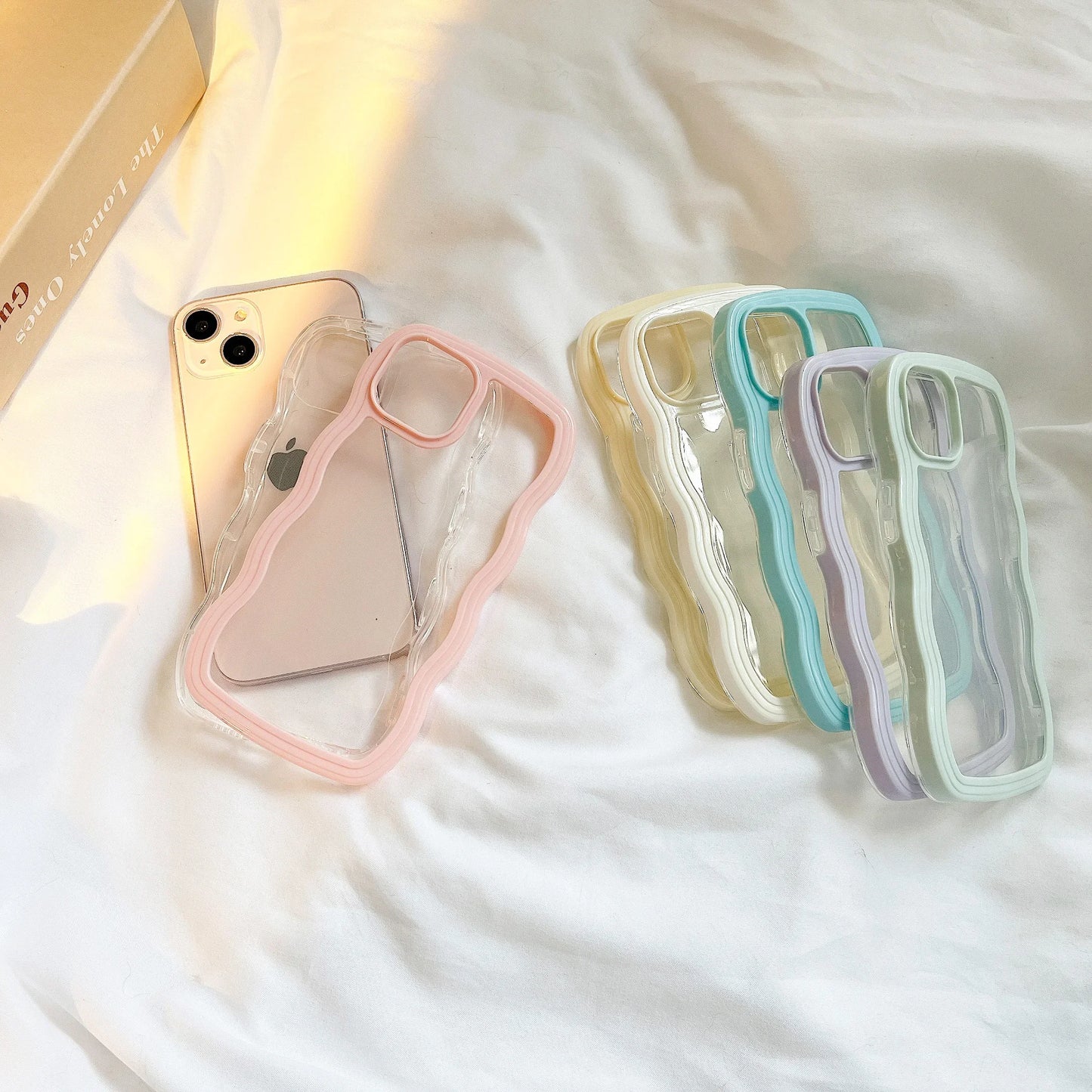 Fashion Transparent Curly Wave Case