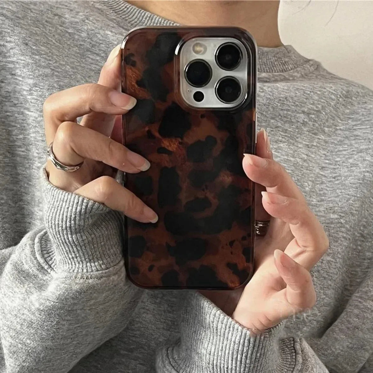 Retro Amber Texture Laser Phone Case Stylish Leopard Print Soft Cover