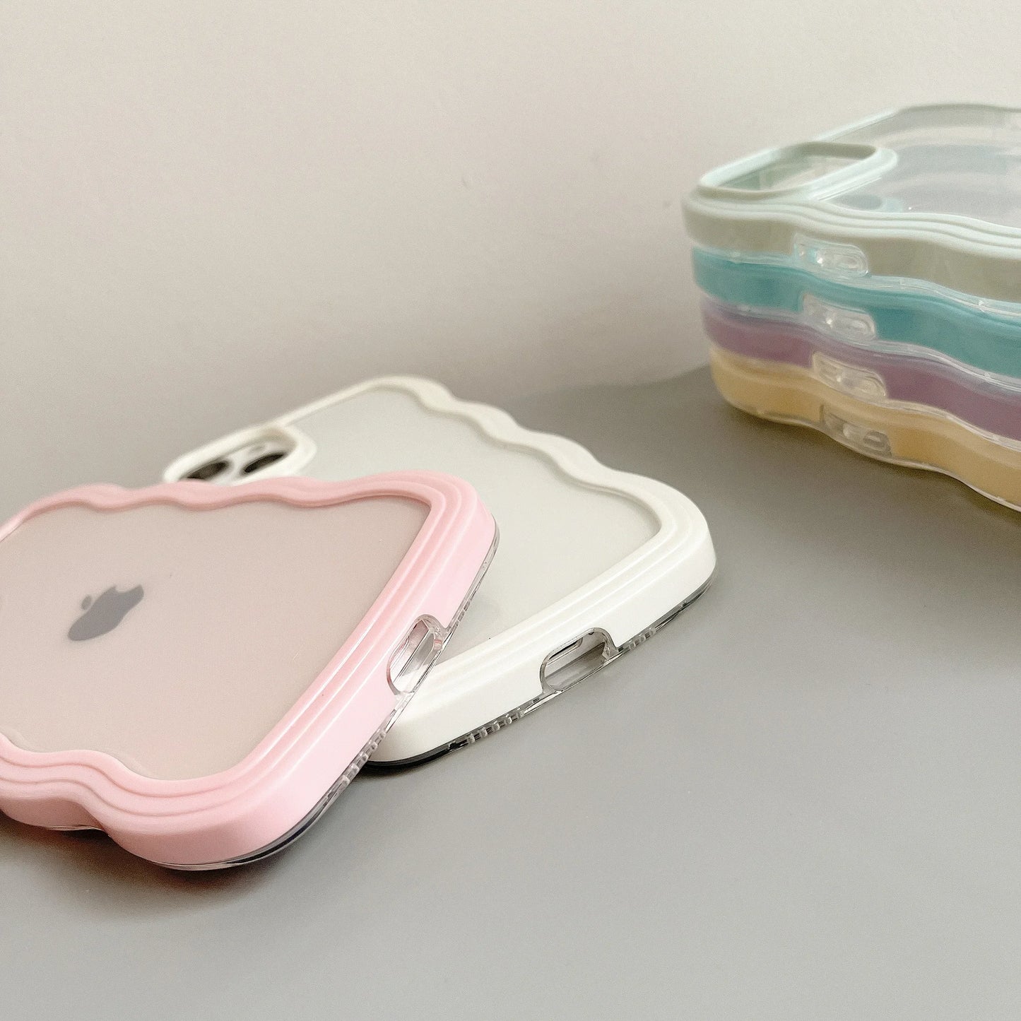 Fashion Transparent Curly Wave Case